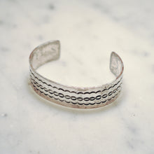 Load image into Gallery viewer, Fred Harvey Era “Navajo” Handmade Flat Stump Bungle