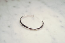 Load image into Gallery viewer, Fred Harvey Era “Navajo” Handmade Round Shape Bungle