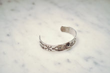 Load image into Gallery viewer, Fred Harvey Era “Navajo” Handmade Whirling Log Bungle