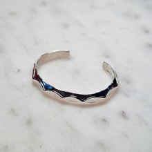 Load image into Gallery viewer, Fred Harvey Style “Navajo” Handmade Triangle Stamped Bungle by Tahe