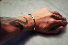 Load image into Gallery viewer, Fred Harvey Era “Navajo” Handmade Triangle Stamp Bangle