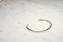 Load image into Gallery viewer, Fred Harvey Era “Navajo” Handmade Round Stamp Bangle