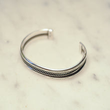 Load image into Gallery viewer, Fred Harvey Era “Navajo” Handmade Twisted Double Wire Bungle