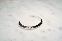 Load image into Gallery viewer, Fred Harvey Era “Navajo” Handmade Triangle Stamp Bangle