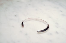 Load image into Gallery viewer, Fred Harvey Era “Navajo” Handmade Triangle Stamp Bangle