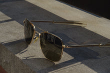 Load image into Gallery viewer, USAF 12Kgf Pilot Sunglasses