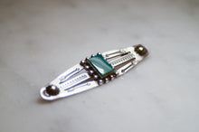 Load image into Gallery viewer, Fred Harvey Era “Navajo” Handmade Arrows Pin