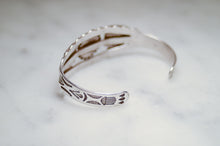 Load image into Gallery viewer, Fred Harvey Era “Navajo” Handmade Double Thunderbirds Bungle