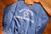 Load image into Gallery viewer, Champion - Massachusetts University Print Sweat Hoodie
