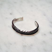 Load image into Gallery viewer, Fred Harvey Era “Navajo” Handmade Twisted Double Wire Bangle
