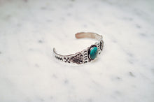 Load image into Gallery viewer, Fred Harvey Era “Navajo” Handmade Turquoise Allow Head Bangle
