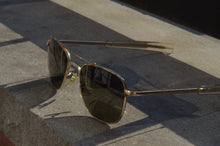 Load image into Gallery viewer, USAF 12Kgf Pilot Sunglasses

