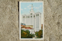 Load image into Gallery viewer, Vintage Post Card - Manhattan Municipal Building

